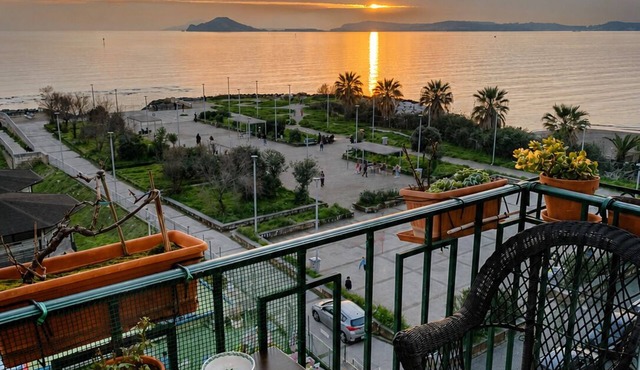 Bagnoli Bay, Naples
