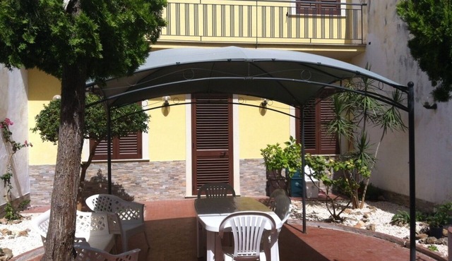 Beach house 9 places independent with garden and barbecue CIN IT081020C23DP4ZB5R