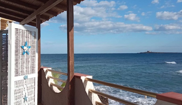 Beach-House In Front Of The Sicilian Sea between Marzamemi and Portopalo