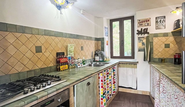 Beautiful private villa for 6 people with WIFI, TV and panoramic view in Pontedassio
