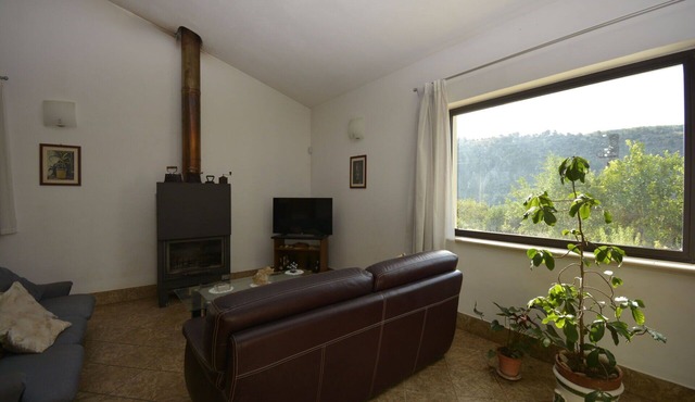 Beautiful private villa with hot tub, WIFI, A/C, TV, patio, pets allowed and panoramic view