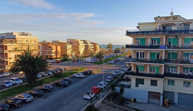 Beautiful renovated apartment sea front in Ostia.