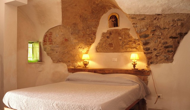 Beb borgio verezzi near sea near walks ancient villa olive room