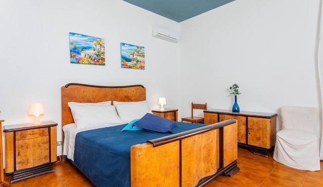 Bed and Breakfast 'Carolea' with Shared Pool, Wi-Fi and Air Conditioning