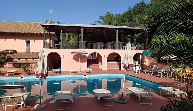 Belvilla by OYO Pleasant apartment with pool