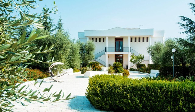 Bilocale in Villa con Piscina