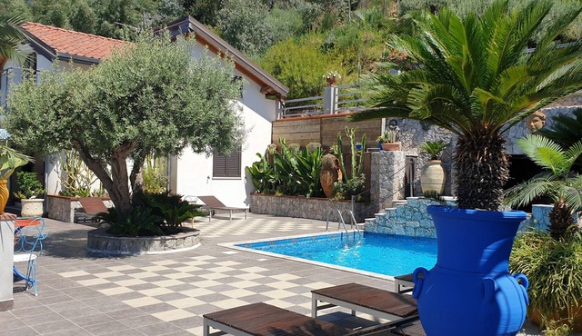 Bungalow in Villa near Taormina