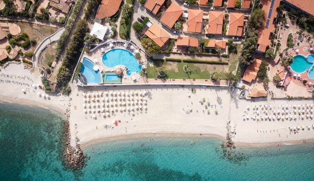 Cala Petrosa Resort