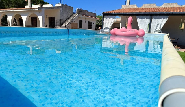 Camera 1 in Villa con Piscina