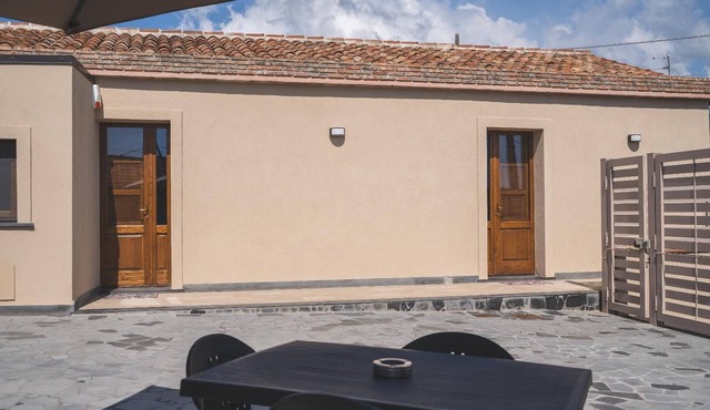 Casa Badia, relaxation between Etna and the sea with swimming pool and comfort for every stay.