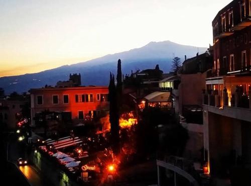 Casa Donna Rosaria tra Etna e Taormina