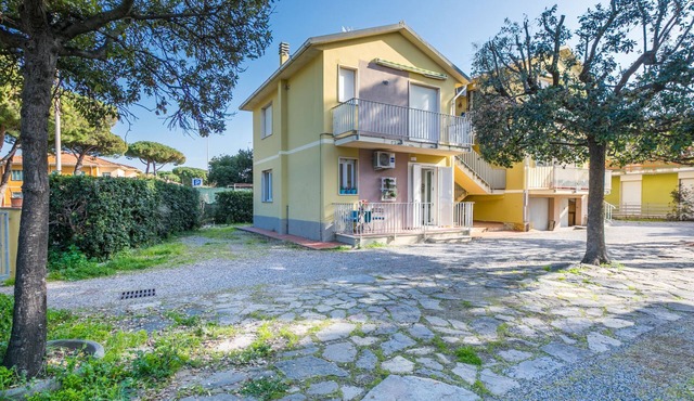 Casa e mare by Interhome in Cecina