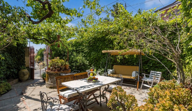 Casa Edera – Historic Villa with Private Garden in Viscalori