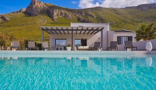 Casa Fior di Mandorla | Castellammare del Golfo | Sea View | Infinity Pool