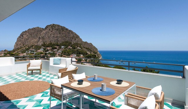 Casa Flavia con Terrazza Vista Mare by Wonderful Italy