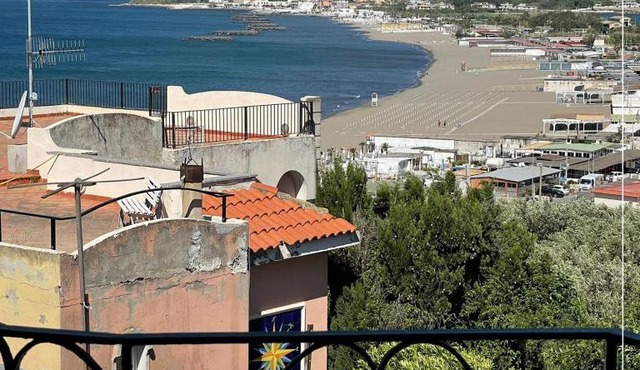 Casa Lomé a Capo Miseno. Paradiso Vista Mare