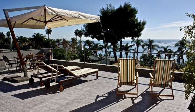 casa paO aci castello, aci trezza, catania, etna, villa, sea front, terrace.