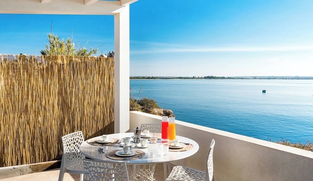 Casa Ulisse, sea front property
