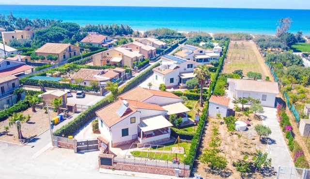 Casa Vacanze Mare Nostrum beach front