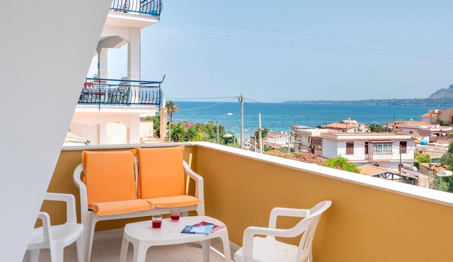 Casa Viola Apartment Near the Sea with Wi-Fi