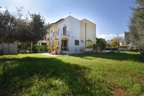 CasaCarini - Villa Vacanze sul Mare con piscina idromassaggio