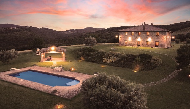 Casale di Ceci - Organic Estate in Umbria with panoramic swimming pool