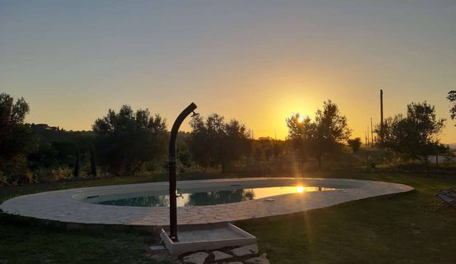 Casale Ziarelli - Large apartment with pool and view of Assisi