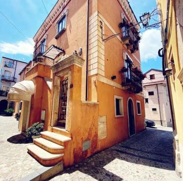 Caterina House