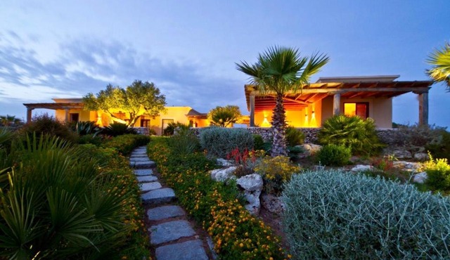 Cave Garden villa