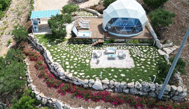 Chalet 'Dome On The Hill with Jacuzzi' with Sea View, Wi-Fi and Air Conditioning