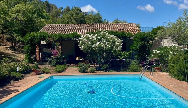 Charming country house with private swimming pool, in a quiet fenced wood