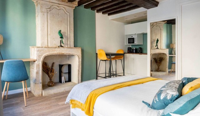 Charming Studio Apartment - Rue Froide in Caen