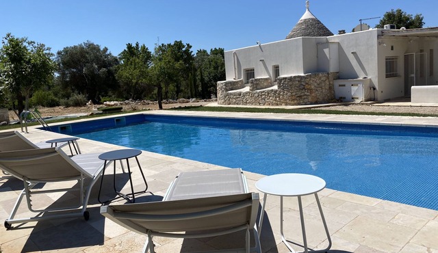 Charming trullo with pool close to the sea and Ostuni