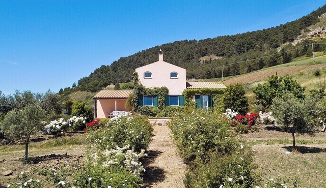 Chirchiaro - Four Bedroom Villa, Sleeps 8