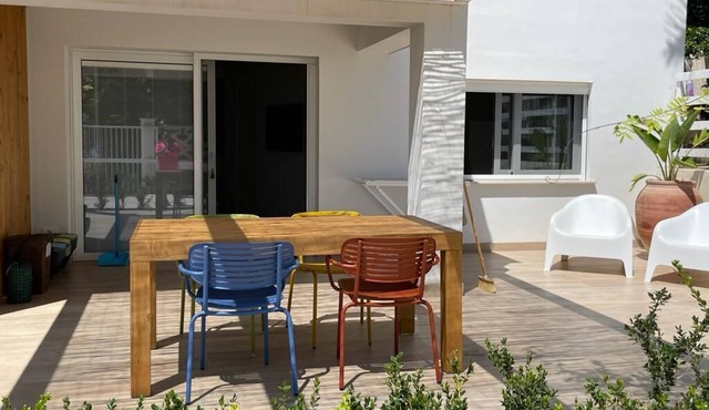 CIR:19084033C227586 Relax in this oasis of quiet and elegance.