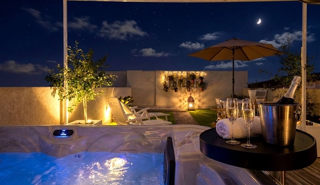 Concy's Jacuzzi - Private Suite with Sea View and Exclusive Terrace
