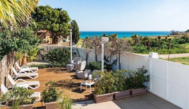 Corrado Residence - Private villa with independent apartments