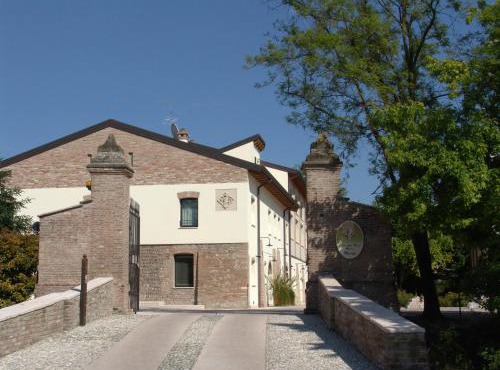 Corte Della Rocca Bassa in Nogarole Rocca