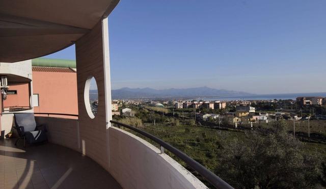 Cosy apartment for 6 people with A/C, WIFI, TV, balcony and parking
