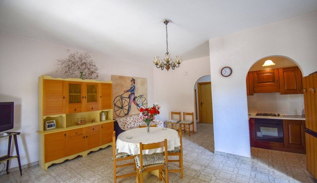Cosy apartment for 6 guests with A/C, TV and pets allowed