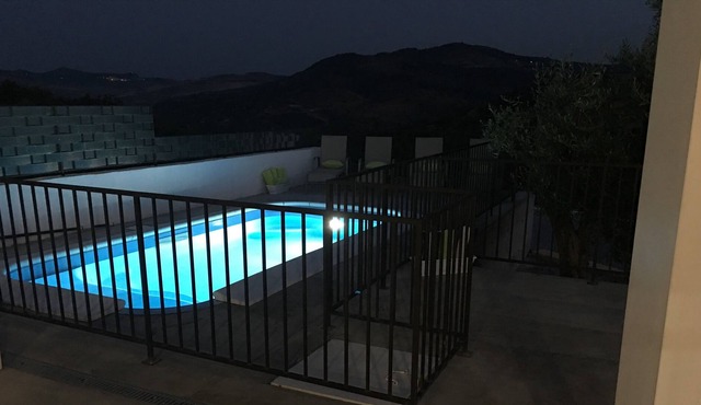 Country Designer Cottage with Pool and view to Paradise!