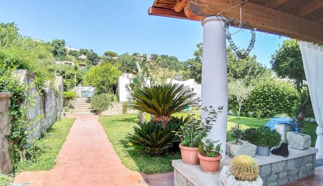 Cozy home in Forio-Panza with WiFi