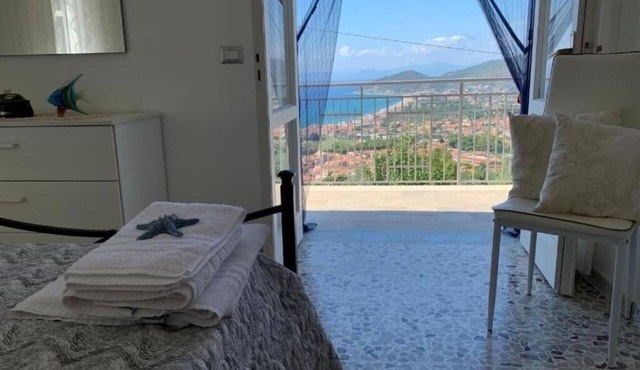Cozy panoramic apartment ideal for families or couples.