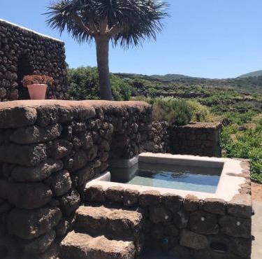 Dammusi IL SERRALH -Pantelleria-