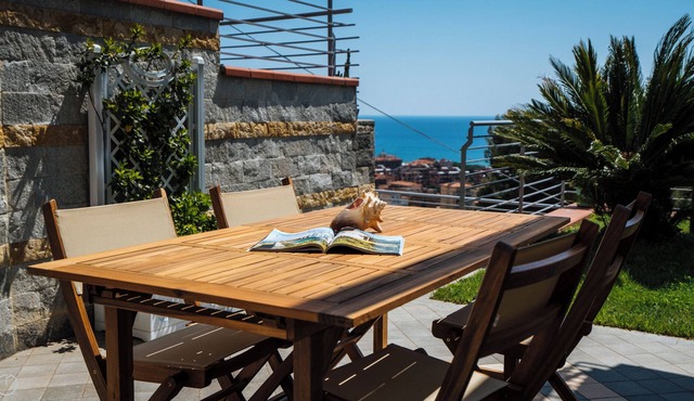 Delle Ginestre 28 - Two Bedroom Apartment, Sleeps 4