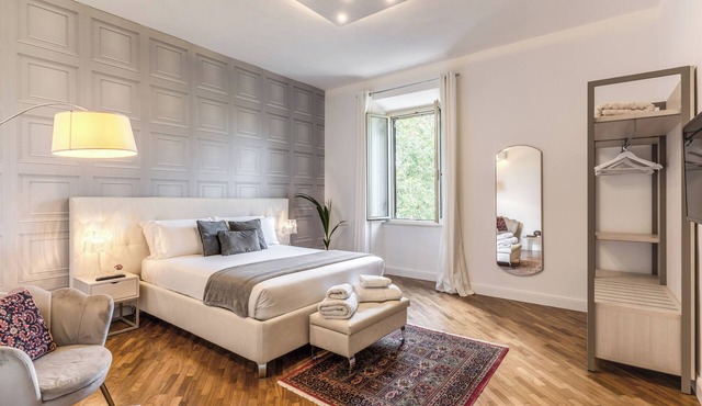 DELUXE Suite, Air Cond. stunning view of the Tiber River. Top floor, elevator
