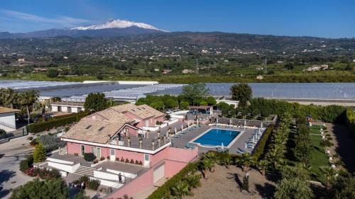 Dipladenia Garden Country Resort