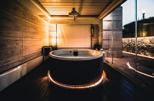 Domus Aqua Luxury Apartment