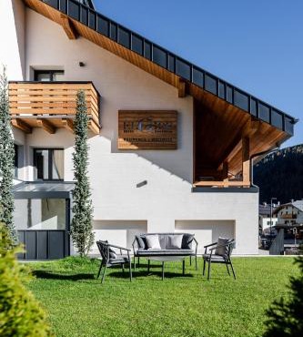 El Giof Alpine Home in Pellizzano