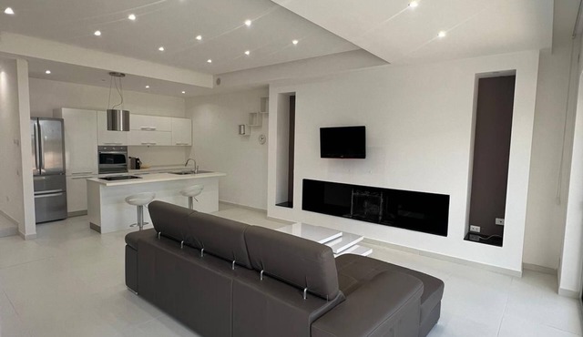 Elegant and very modern small apartment for couples including in-room pool!